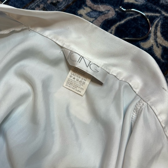 Icing White Bride Robe - Picture 4 of 4